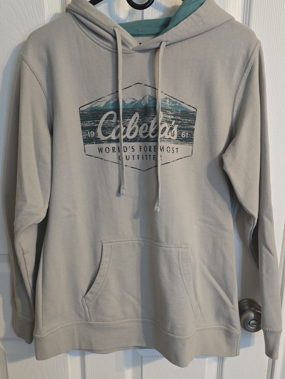 Cabela's Light Gray Pullover Hoodie with Teal Graphic